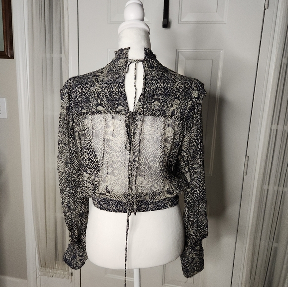 Free People Snakeskin Sheer Blouse Size XS - Picture 5 of 8
